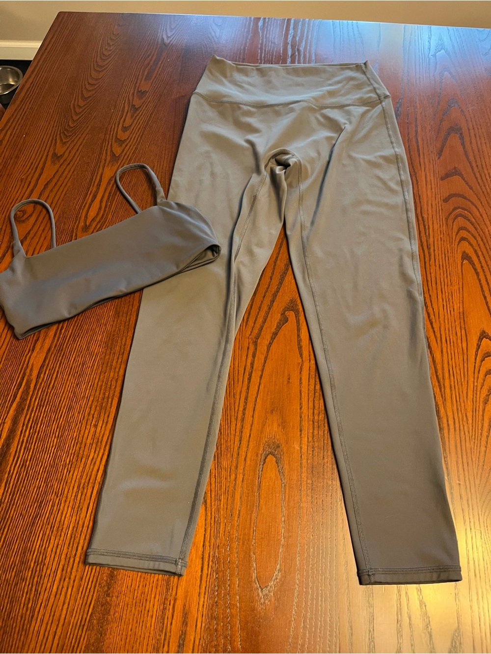 Amazing Gray Activewear Set - leggings and sports bra